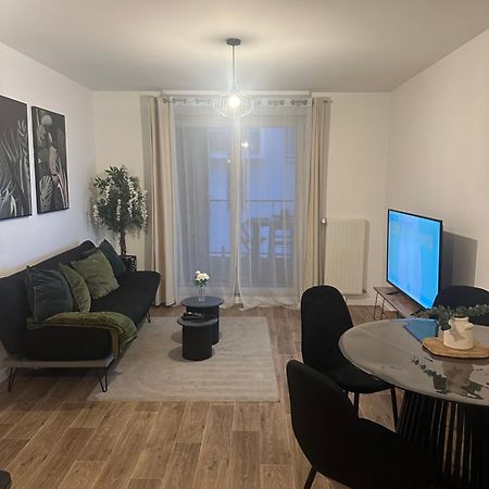 شقة Cosy House A 6 Min Du Rer A Et Psa Carrières-sous-Poissy المظهر الخارجي الصورة