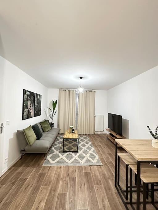 شقة Cosy House A 6 Min Du Rer A Et Psa Carrières-sous-Poissy المظهر الخارجي الصورة