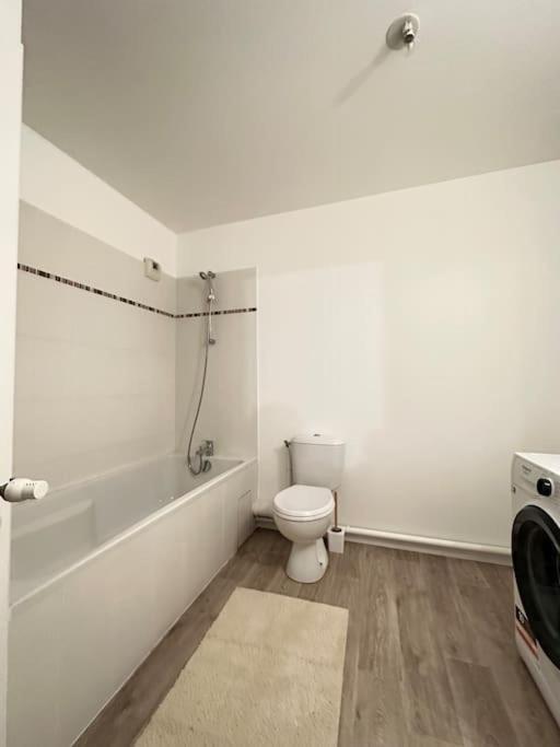 شقة Cosy House A 6 Min Du Rer A Et Psa Carrières-sous-Poissy المظهر الخارجي الصورة