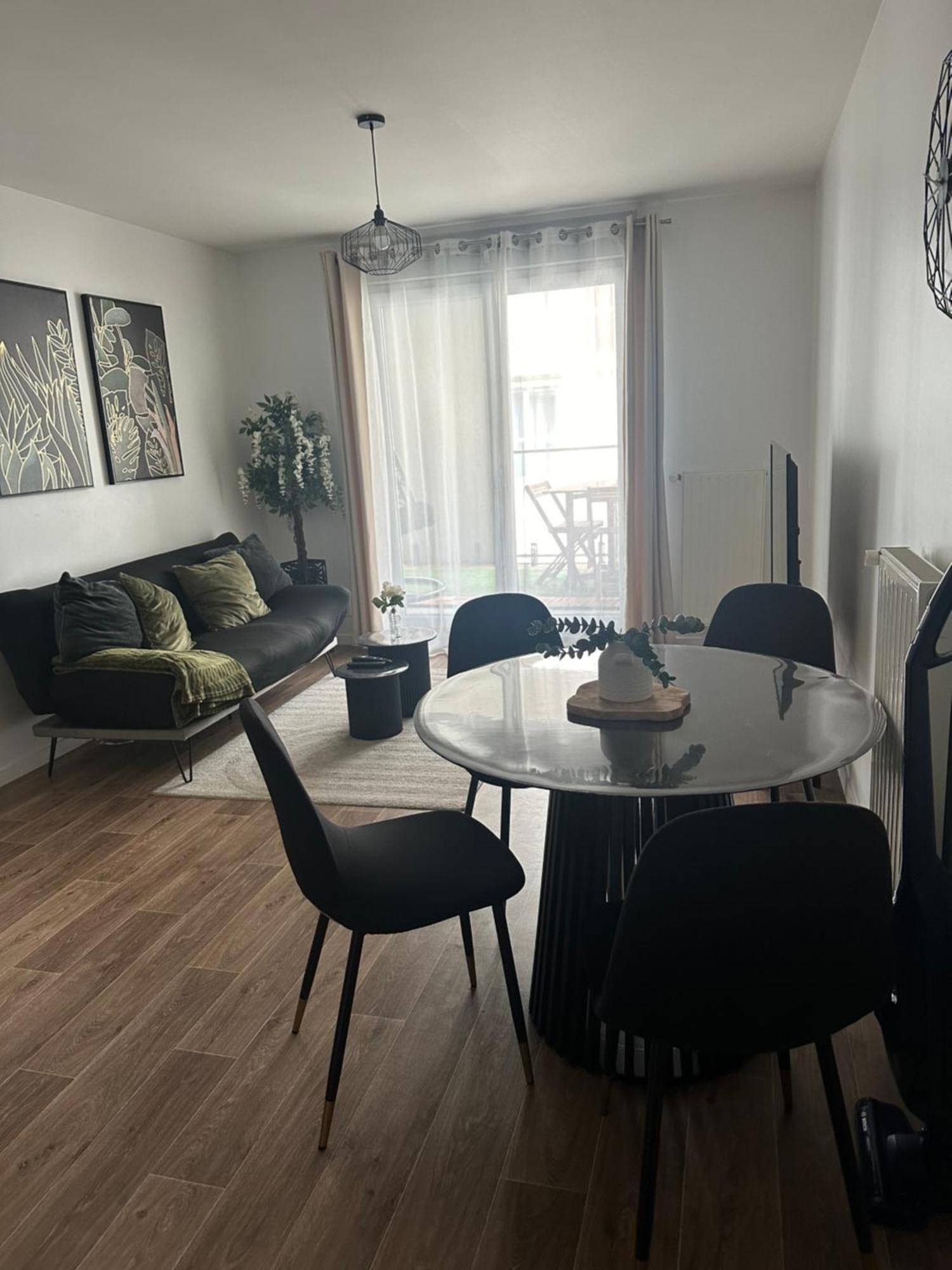 شقة Cosy House A 6 Min Du Rer A Et Psa Carrières-sous-Poissy المظهر الخارجي الصورة
