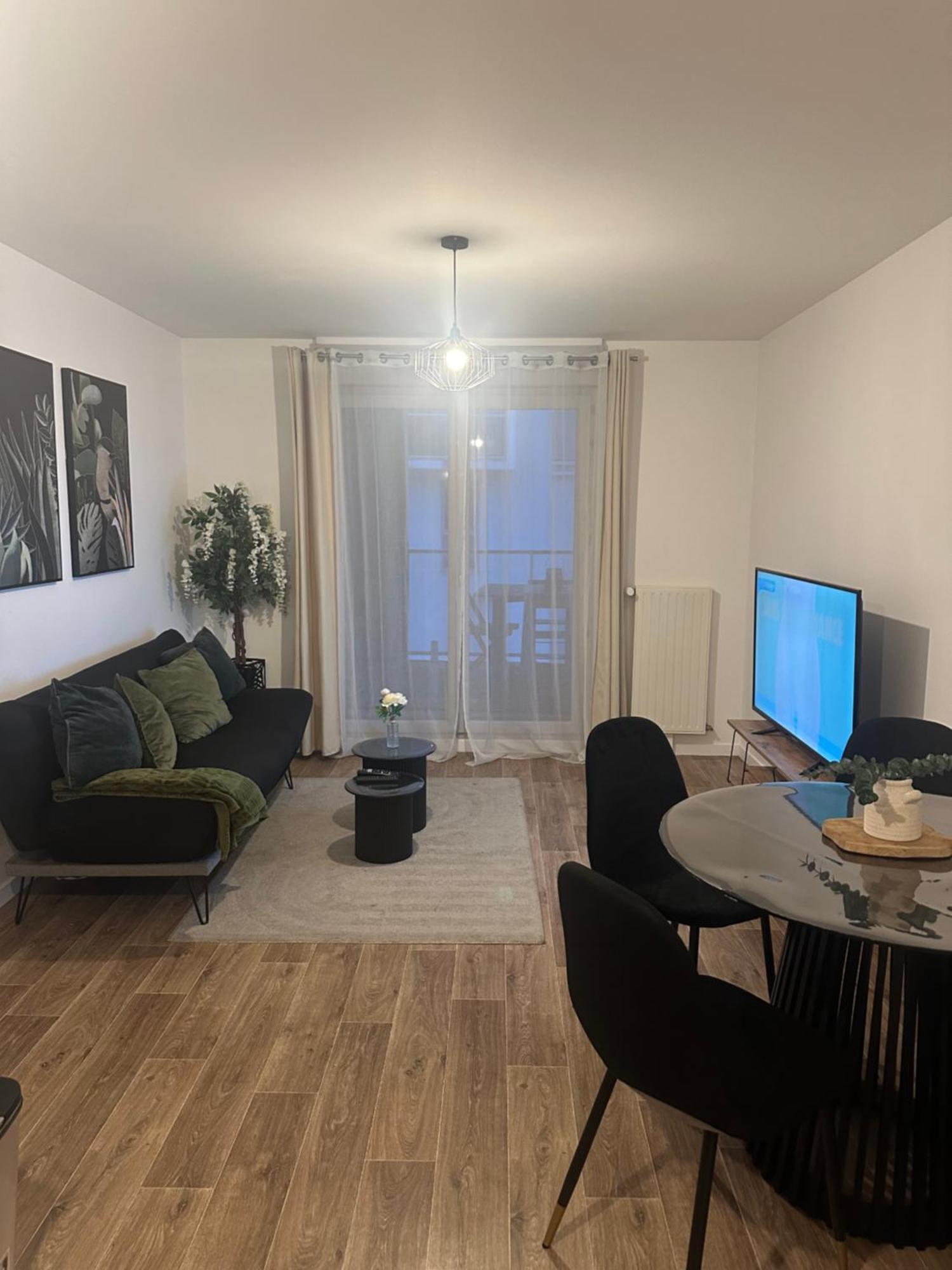 شقة Cosy House A 6 Min Du Rer A Et Psa Carrières-sous-Poissy المظهر الخارجي الصورة